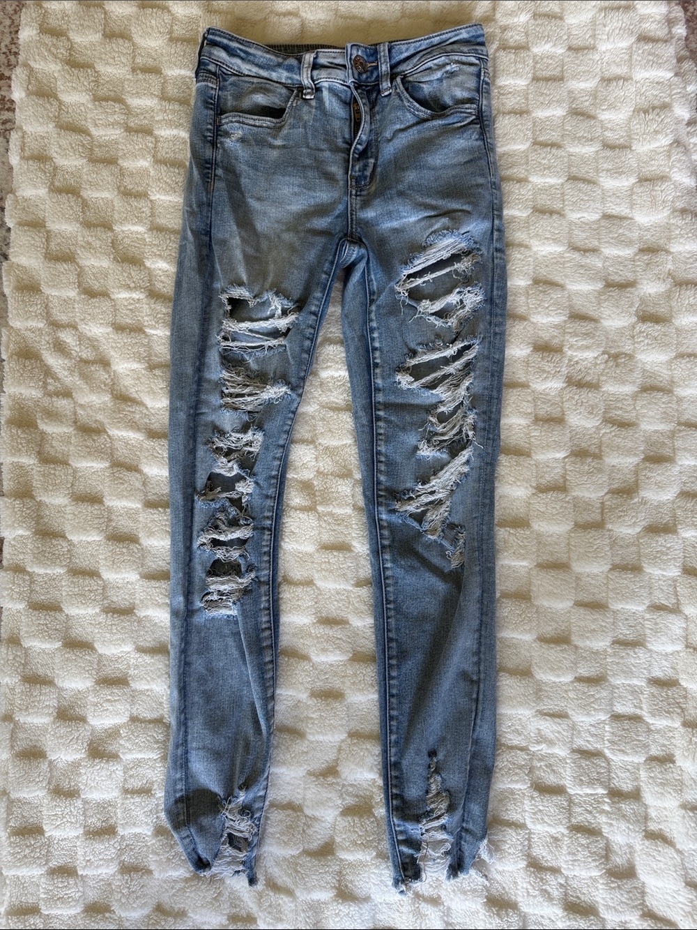 American Eagle Outfitters Light Blue Distressed Skinny Jeans